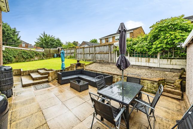 67, Foxcroft Drive, Brighouse photo 2
