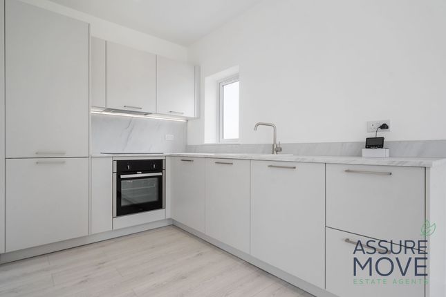 1-bed flat on Flat 42 Crosskeys Close, London, London, £225,000