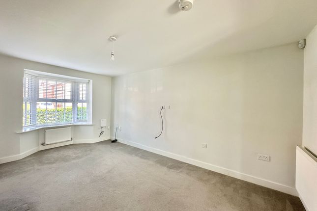 3 Irvine Crescent, Leicester photo 4