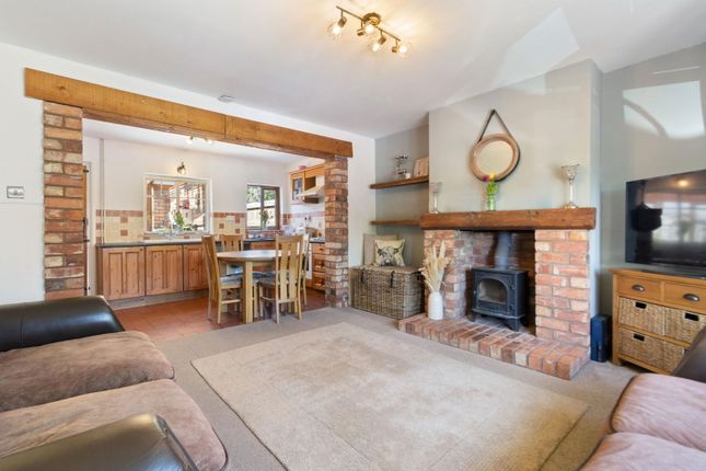 47, Greenfields Road, Worcester photo 2