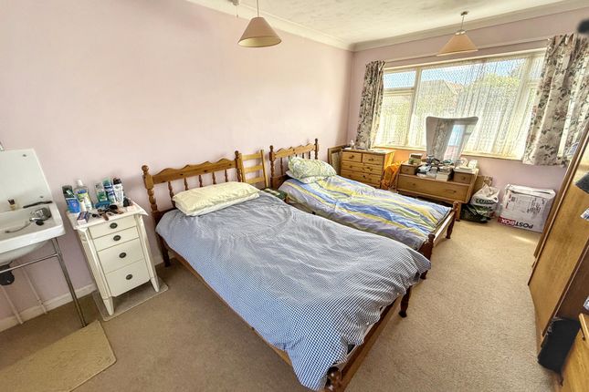 11, Kirkland Close, Rustington photo 4