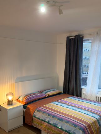 Thumbnail Flat to rent in Abbots Manor, London