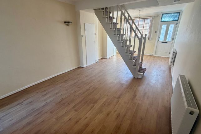 15, Collis Street, Rochester photo 2