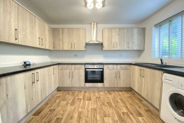 Thumbnail Flat to rent in Alexandra Road, Green Lanes, London