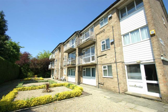 Thumbnail Flat to rent in Slaid Hill Court, Alwoodley, Leeds