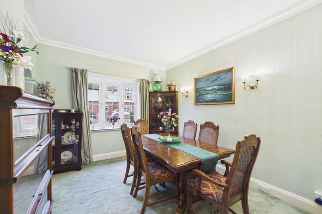17, The Avenue, Worcester photo 4