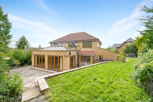 16, Petersfield Crescent, Coulsdon photo 3