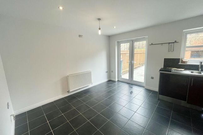 83, Sheffield photo 3