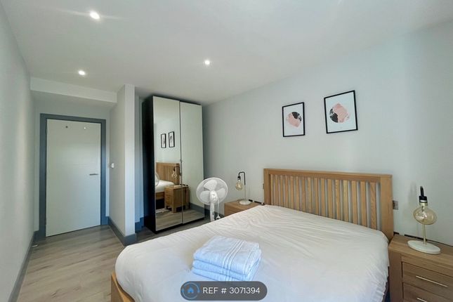 Flat, Jenga Court High Road, Wembley photo 3