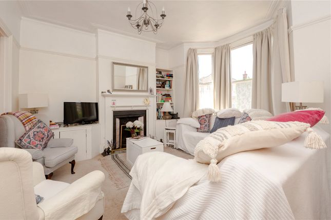 114, Hounslow Road, Twickenham photo 2