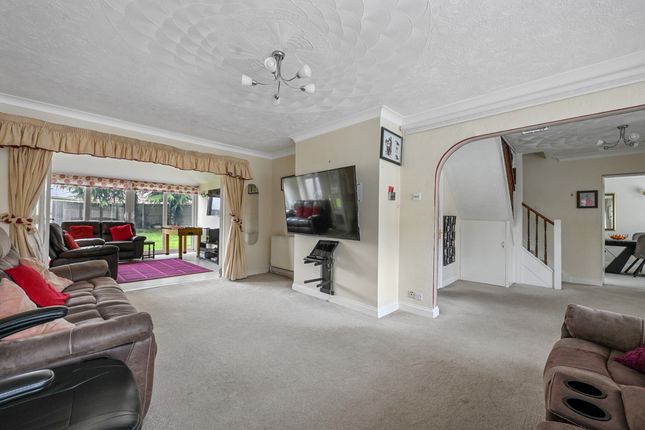 Detached house for sale in Butlers Close, Broomfield, Chelmsford