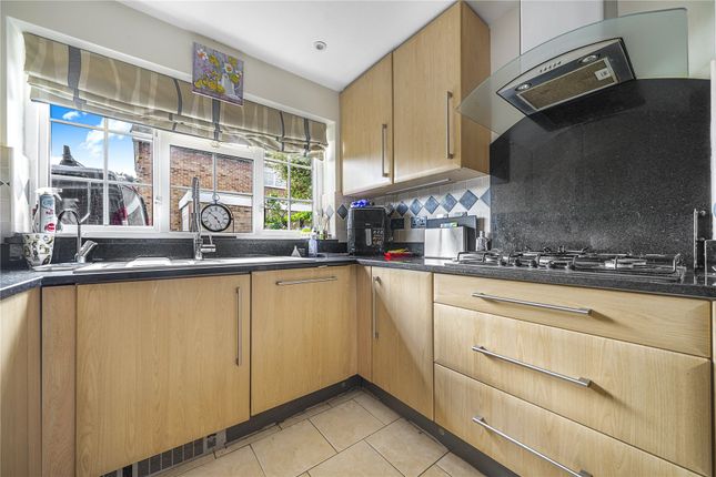 15, Orchard Close, Woking photo 3