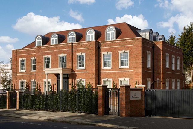 Flat for sale in Park View Road, London