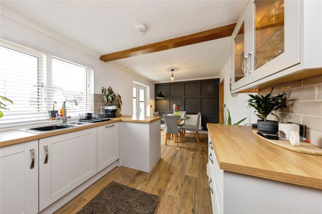 10, Maple Crescent, Carmarthenshire photo 3