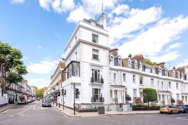 Flat to rent in Walton Street, London