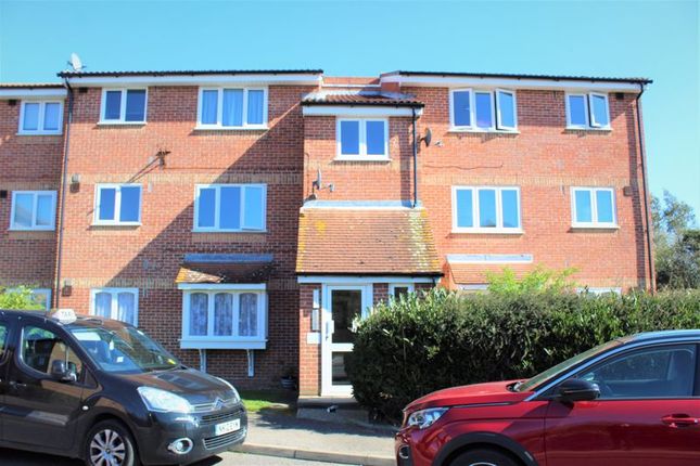 Thumbnail Flat to rent in Lesney Gardens, Rochford