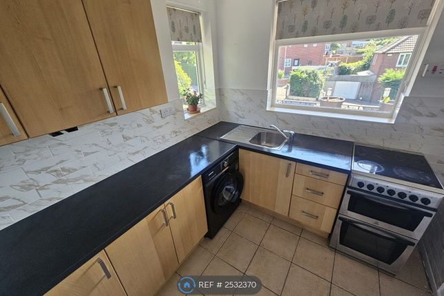 Woodnook Drive, Tinshill Ls, Leeds photo 5