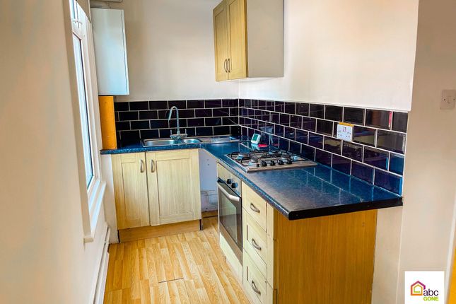 Flat 2, 33 Anerley Road, Westcliff-on-Sea photo 2