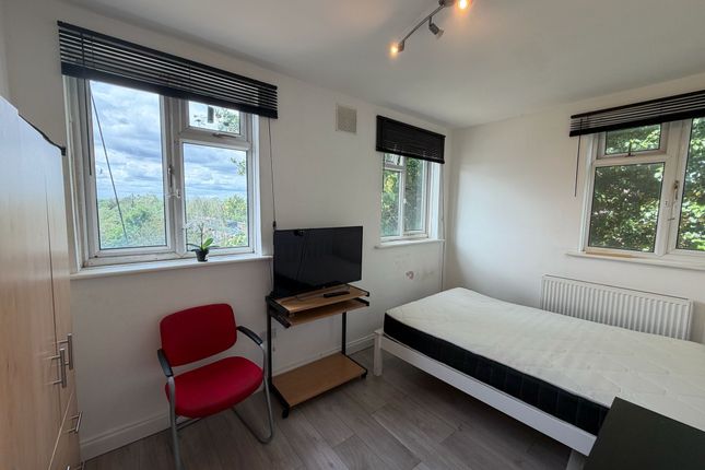 Room X, 463a Alexandra Avenue, London photo 3