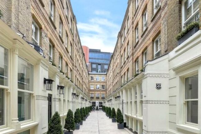 Flat for sale in 1-6 Dyer's Building, Holborn, London