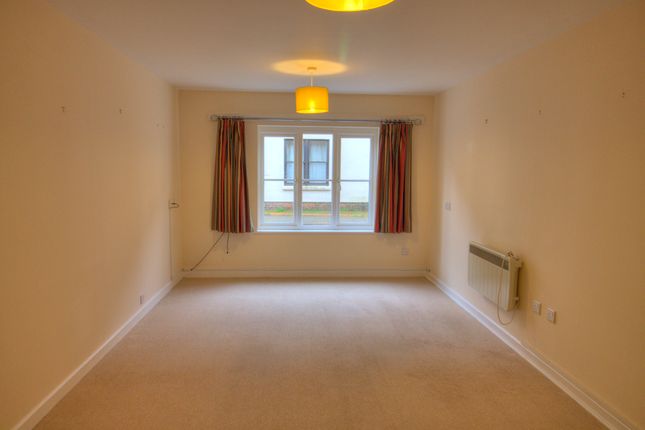 Flat for sale in Rose Court, Chichester, West Sussex