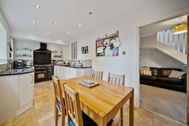 65, Newlaithes Road, Leeds photo 2