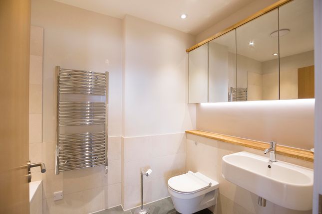 Penthouse for sale in Cowleaze Road, Kingston Upon Thames
