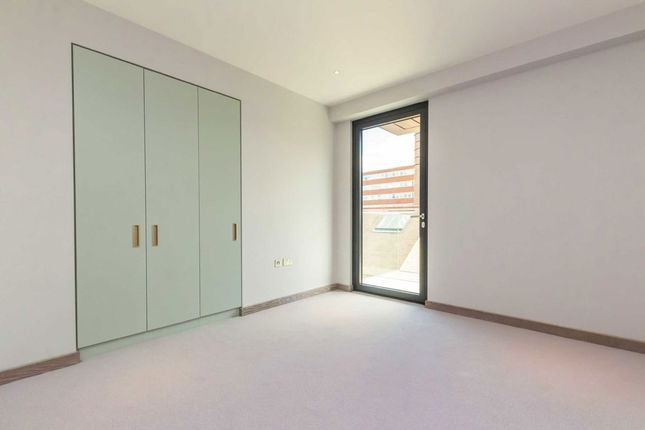 Apartment 15, 2, Drapers Yard, London photo 4
