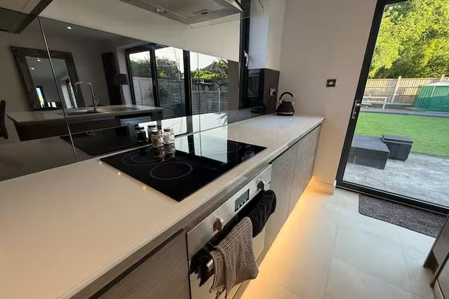 Malcolm Drive, Northampton photo 5