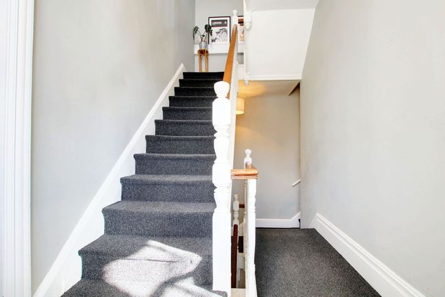 End terrace house for sale in Cross Road, Leicester