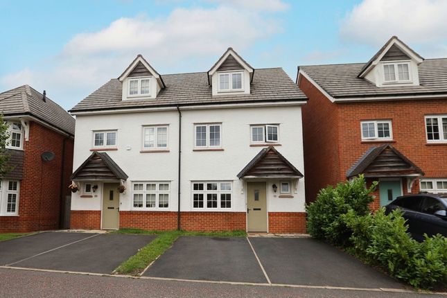 4-bed house on 11 Oaks Close, Manchester, £375,000