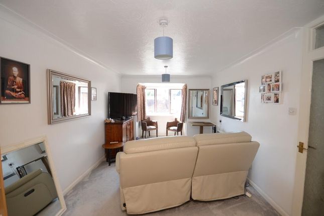 8 Conifer Court, Hadham Road, Bishops Stortford photo 3