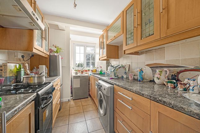 122, Green Lane, Morden photo 4
