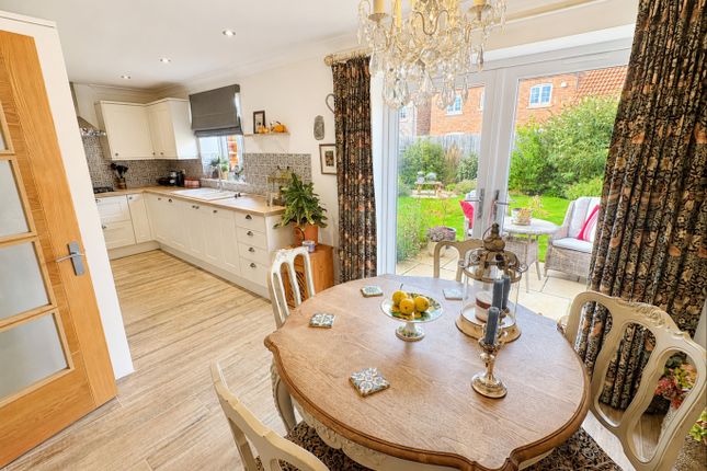 11, Rowan Avenue, Saxilby photo 2