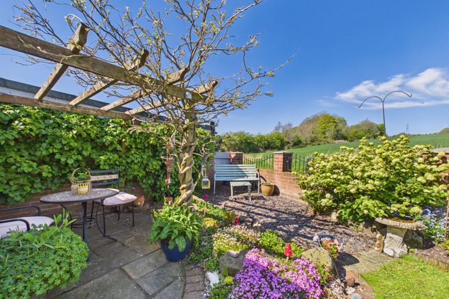60 Hollinhill, Rowlands Gill photo 4