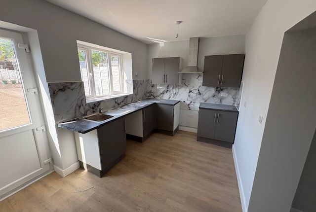 5, Pye Green Road, Cannock photo 5