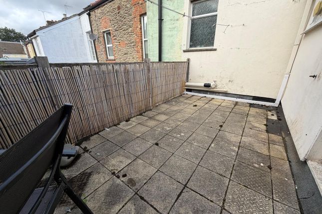 16, Burton Place, Taunton photo 4