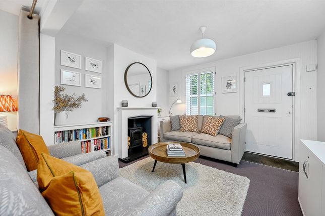 5 Woodbine Cottages, Southside, Gerrards Cross photo 3