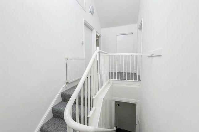 Flat 4, 22, Wellington Square, Hastings photo 4