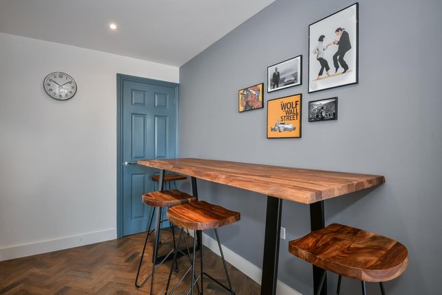 Room 4, Amaya House, 133a, George Lane, South Woodford photo 3