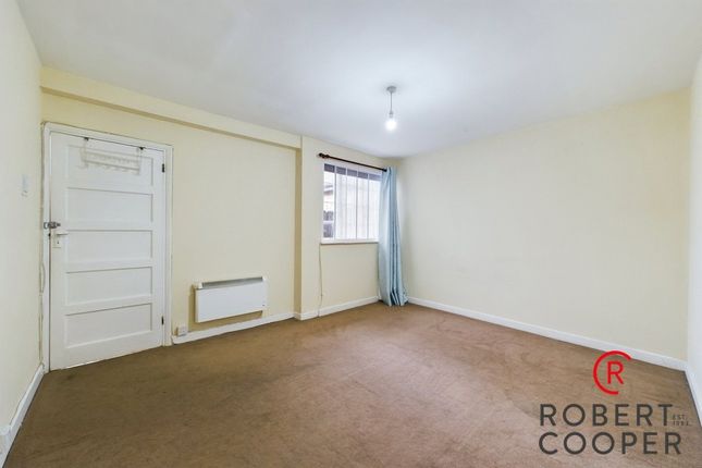 90B, Field End Road, Eastcote photo 4