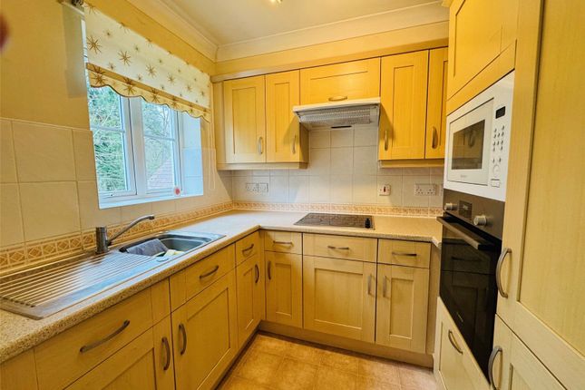 27 Cadogan Court,, Branksomewood Road, Hampshire photo 2