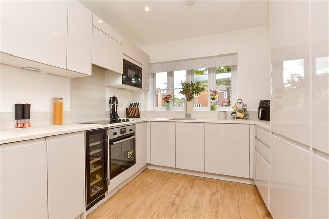 Kitchen / Breakfast Room