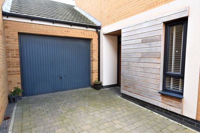 Link-detached house for sale in Scarf Drive, Locking Parklands, Weston-Super-Mare