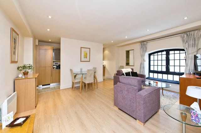 Flat to rent in Ginger Apartments, 1 Cayenne Court, London