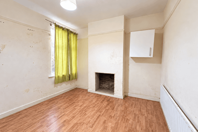 15 Barham Close, WEMBLEY photo 4
