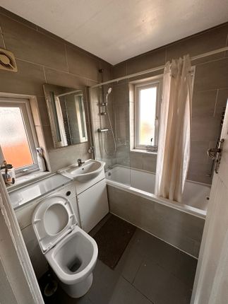 71, Carlyon Road, Wembley photo 5