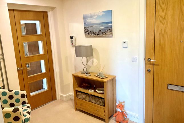 Flat for sale in Manley Close, Whitfield, Dover