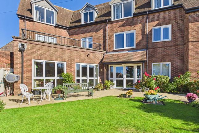 1-bed flat on Henfield Road, Horsham, £100,000