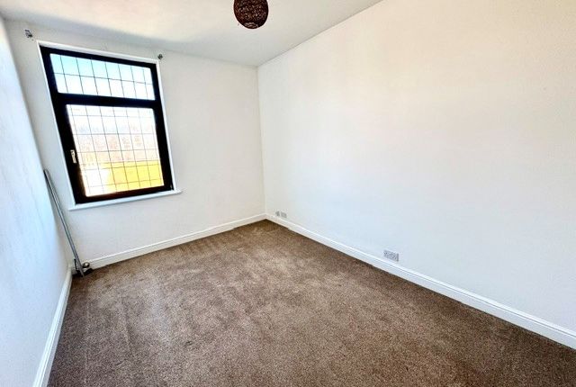 13, BARNSLEY photo 3